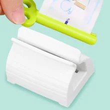 3Pieces Rolling Tube Toothpaste Squeezer Toothpaste Seat Holder Stand Rotate Toothpaste Dispenser for Bathroom (Mix Color)