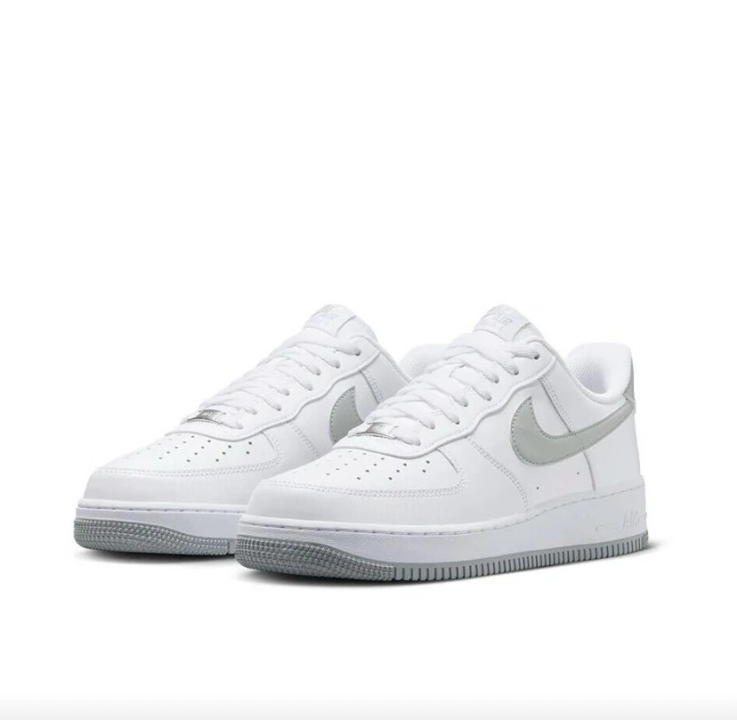 Nike Air Force 1 07 Men and Women Casual Sneakers Af 1 Sports Retro Skateboarding Shoes Black and White Nike Air Force 1 07 Men and Women Casual Sneakers Af 1 Sports Retro Skateboarding Shoes Black and White