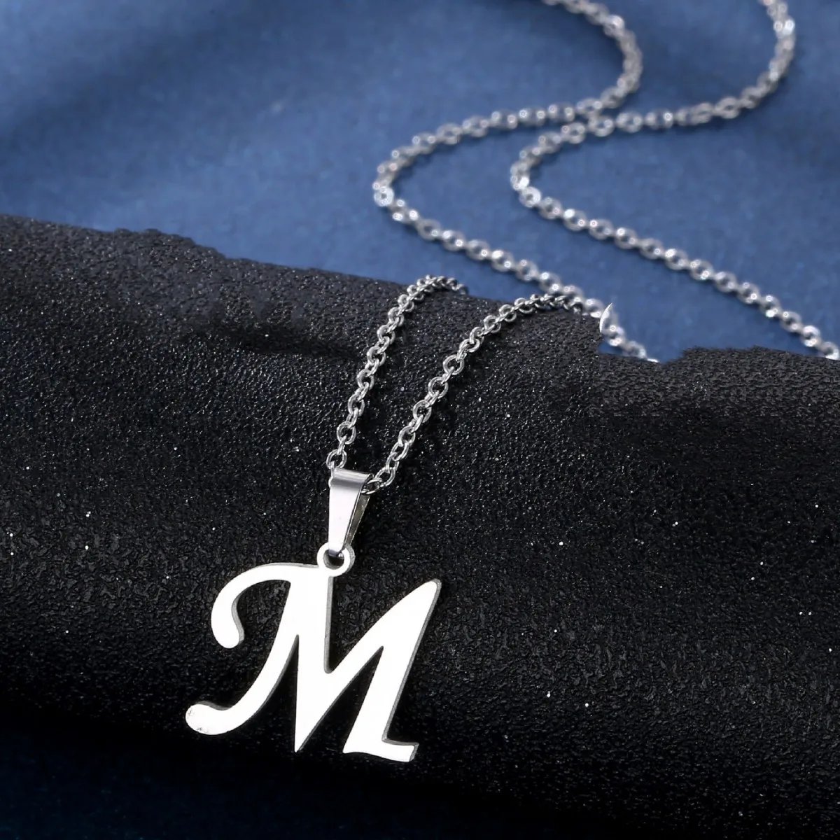 Fashion Letters A-Z Necklace for Women Men Stainless Steel High Quality English Alphabe Necklace A B C D E FGHIJKLMNOPQRSTUVWXYZ Fashion Letters A-Z Necklace for Women Men Stainless Steel High Quality English Alphabe Necklace A B C D E FGHIJKLMNOPQRSTUVWXYZ