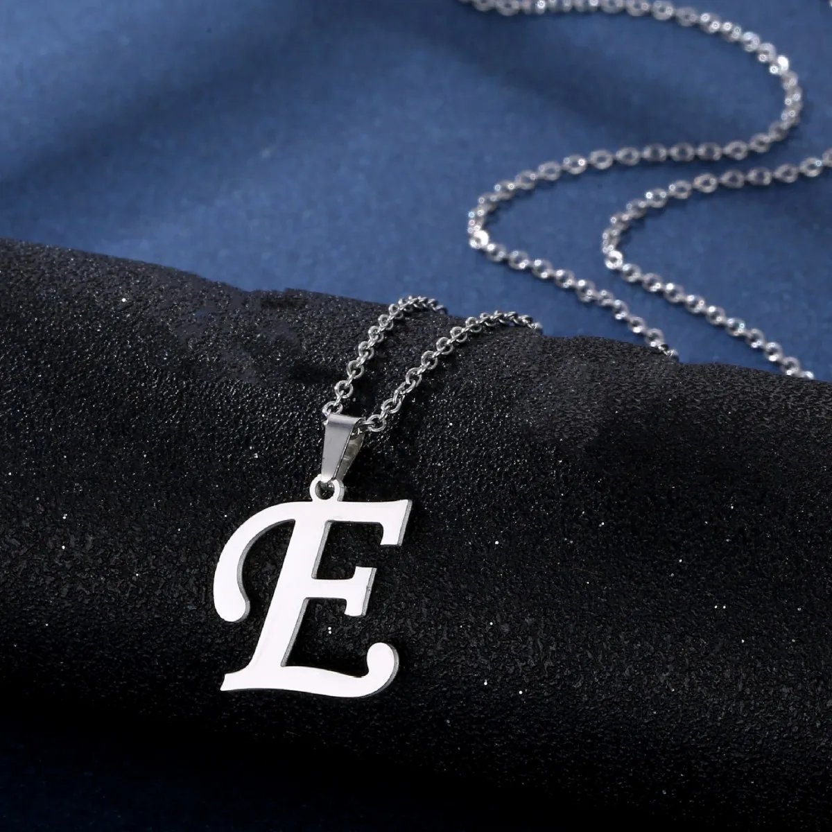 Fashion Letters A-Z Necklace for Women Men Stainless Steel High Quality English Alphabe Necklace A B C D E FGHIJKLMNOPQRSTUVWXYZ Fashion Letters A-Z Necklace for Women Men Stainless Steel High Quality English Alphabe Necklace A B C D E FGHIJKLMNOPQRSTUVWXYZ