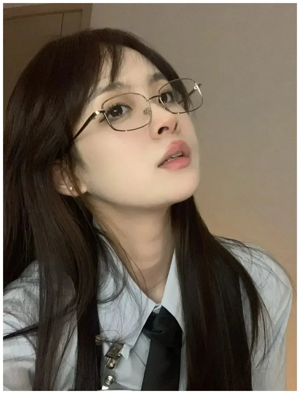 Y2K Harajuku Small Square Frame Glasses Women Retro Metal Eyeglasses Clear Reading Spectacle Blue Light Blocking Eyewear Y2K Harajuku Small Square Frame Glasses Women Retro Metal Eyeglasses Clear Reading Spectacle Blue Light Blocking Eyewear