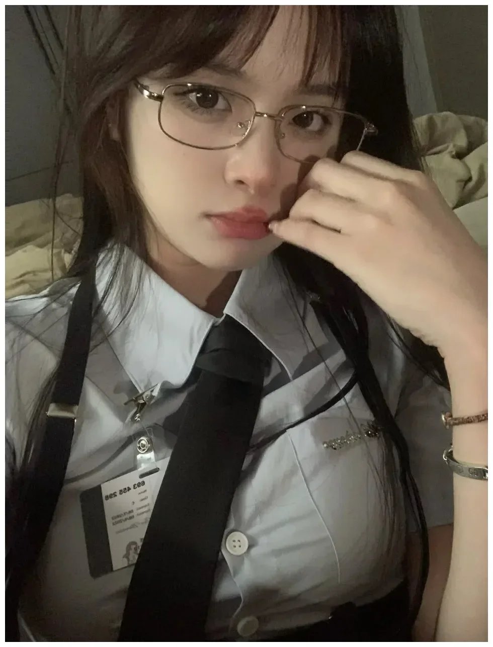 Y2K Harajuku Small Square Frame Glasses Women Retro Metal Eyeglasses Clear Reading Spectacle Blue Light Blocking Eyewear Y2K Harajuku Small Square Frame Glasses Women Retro Metal Eyeglasses Clear Reading Spectacle Blue Light Blocking Eyewear