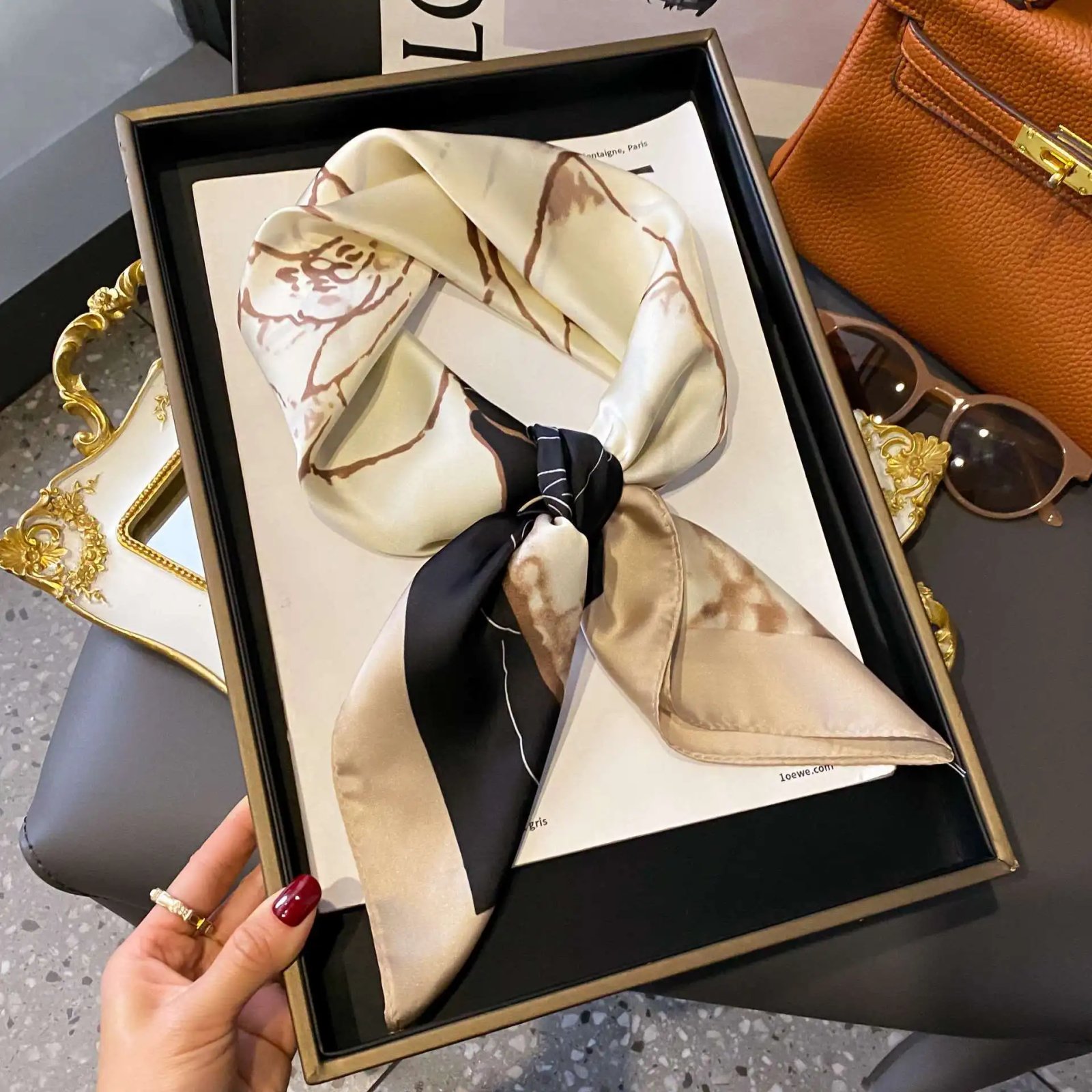 Fashion Luxury Brand 70cm Silk Square Scarf Women Satin Neck Tie Female Hair Bandana Headkerchief Shawl Wrap Hijab Echarpe Fashion Luxury Brand 70cm Silk Square Scarf Women Satin Neck Tie Female Hair Bandana Headkerchief Shawl Wrap Hijab Echarpe