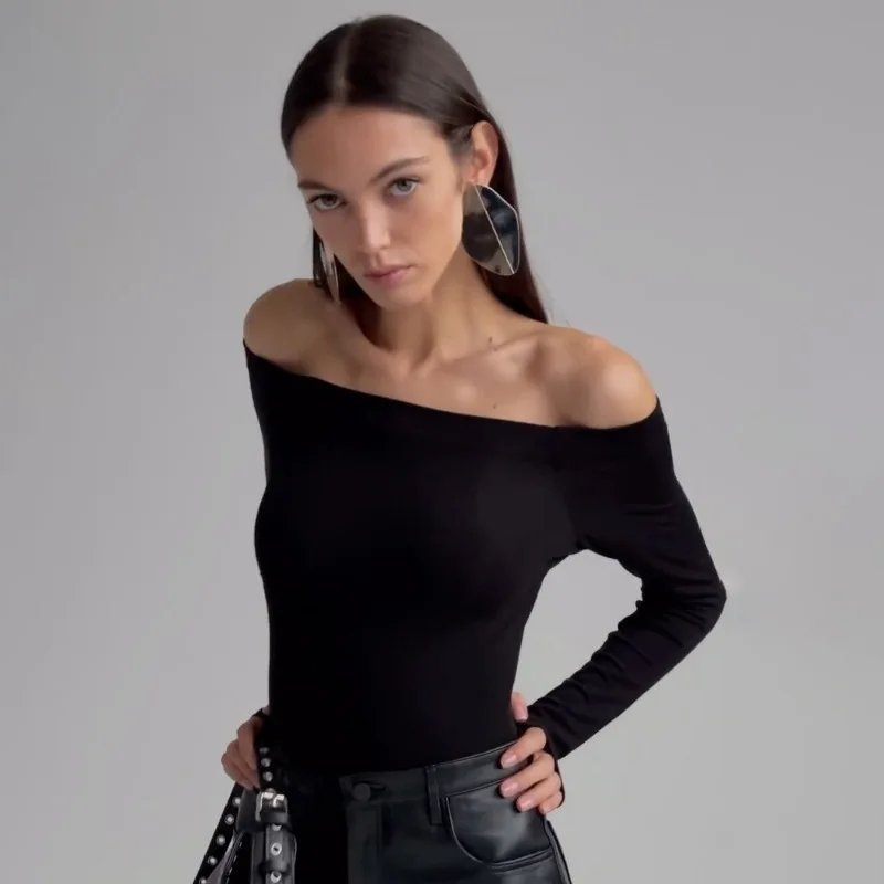 Shestyle Full Sleeve Slash Neck Black T-Shirt Women Off Shoulder Hand Hole Plain Solid Crop Tops High Street Basic Elegant New