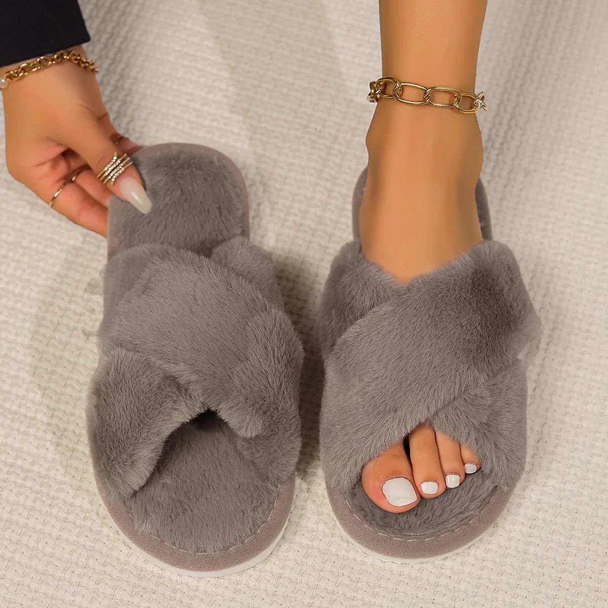 Fashion Cross Strap Fluffy Slippers Women 2024 Winter Warm Fur Home Slippers Woman Comfortable Soft Sole Non Slip Indoor Shoes