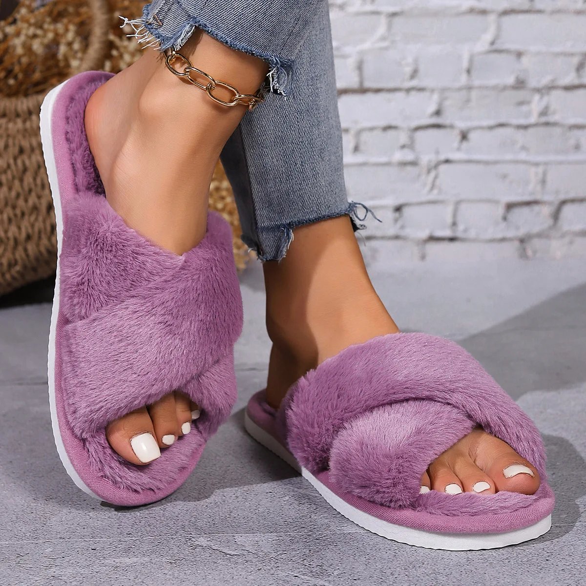 Fashion Cross Strap Fluffy Slippers Women 2024 Winter Warm Fur Home Slippers Woman Comfortable Soft Sole Non Slip Indoor Shoes