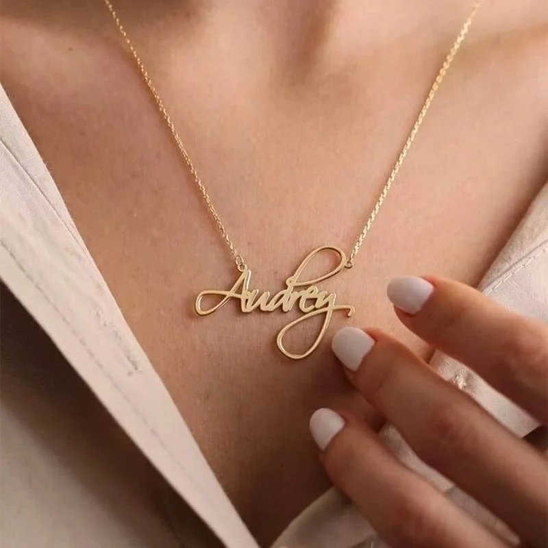 Customized Name Letter Necklace Personalized Stainless Steel Simple Pendant Clavicle Chain Women's Jewelry Valentine's Day Gift Customized Name Letter Necklace Personalized Stainless Steel Simple Pendant Clavicle Chain Women's Jewelry Valentine's Day Gift