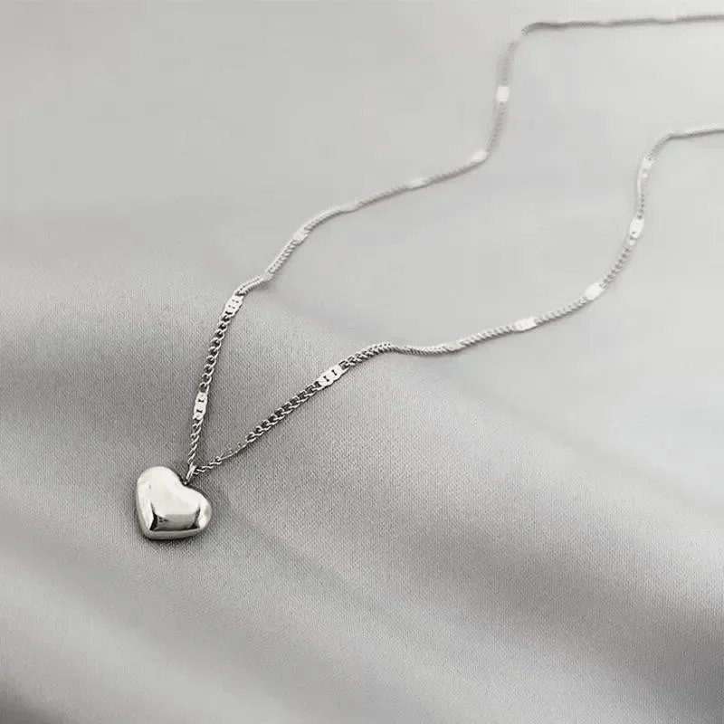 New Cross-border Couple Cavicle Chain Geometric Heart-shaped Light Luxury Temperament Simple Sweet Love Pendant Necklace Jewelry New Cross-border Couple Cavicle Chain Geometric Heart-shaped Light Luxury Temperament Simple Sweet Love Pendant Necklace Jewelry