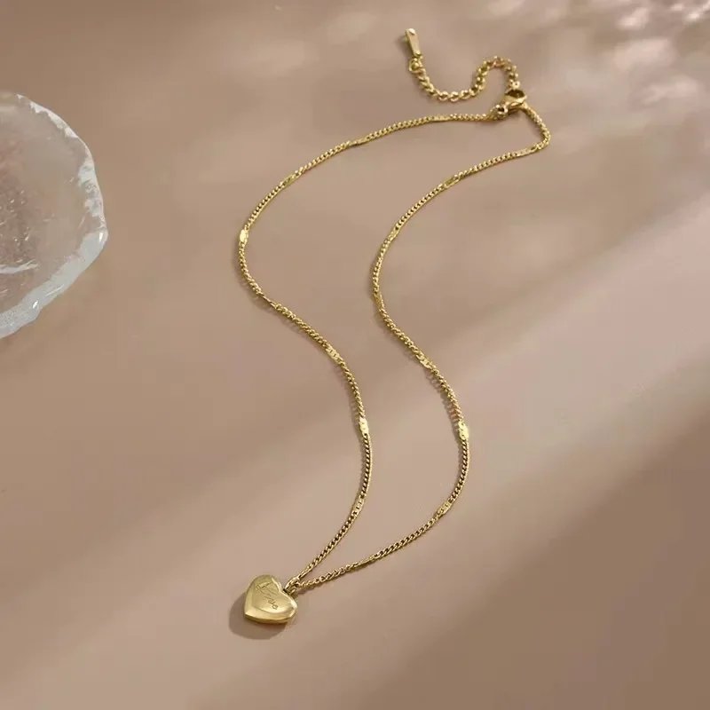New Cross-border Couple Cavicle Chain Geometric Heart-shaped Light Luxury Temperament Simple Sweet Love Pendant Necklace Jewelry New Cross-border Couple Cavicle Chain Geometric Heart-shaped Light Luxury Temperament Simple Sweet Love Pendant Necklace Jewelry