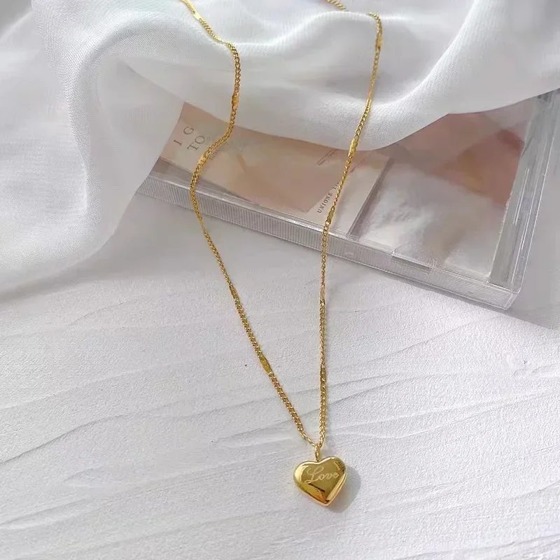 New Cross-border Couple Cavicle Chain Geometric Heart-shaped Light Luxury Temperament Simple Sweet Love Pendant Necklace Jewelry New Cross-border Couple Cavicle Chain Geometric Heart-shaped Light Luxury Temperament Simple Sweet Love Pendant Necklace Jewelry