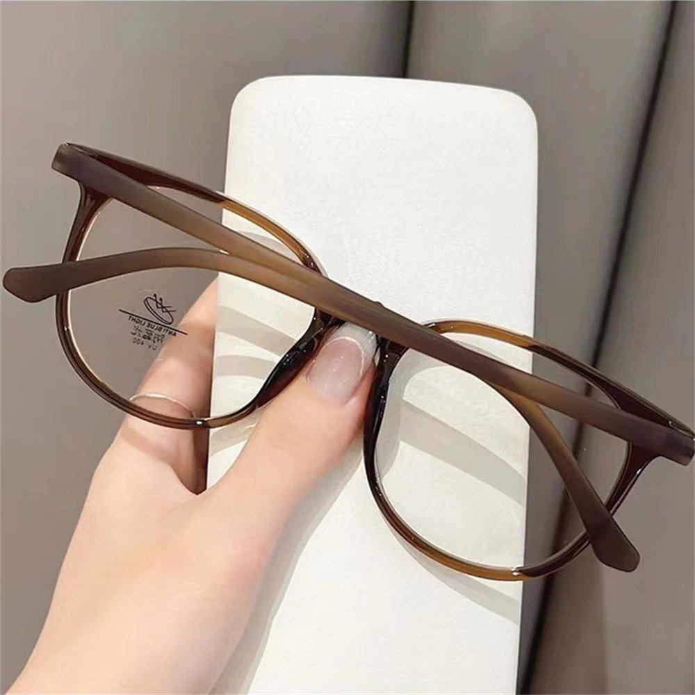 Fashion Anti-blue Light Glasses for Men Women Casual Retro Ultra-light Transparent Big Frame Computer Reading Flat Glasses Fashion Anti-blue Light Glasses for Men Women Casual Retro Ultra-light Transparent Big Frame Computer Reading Flat Glasses