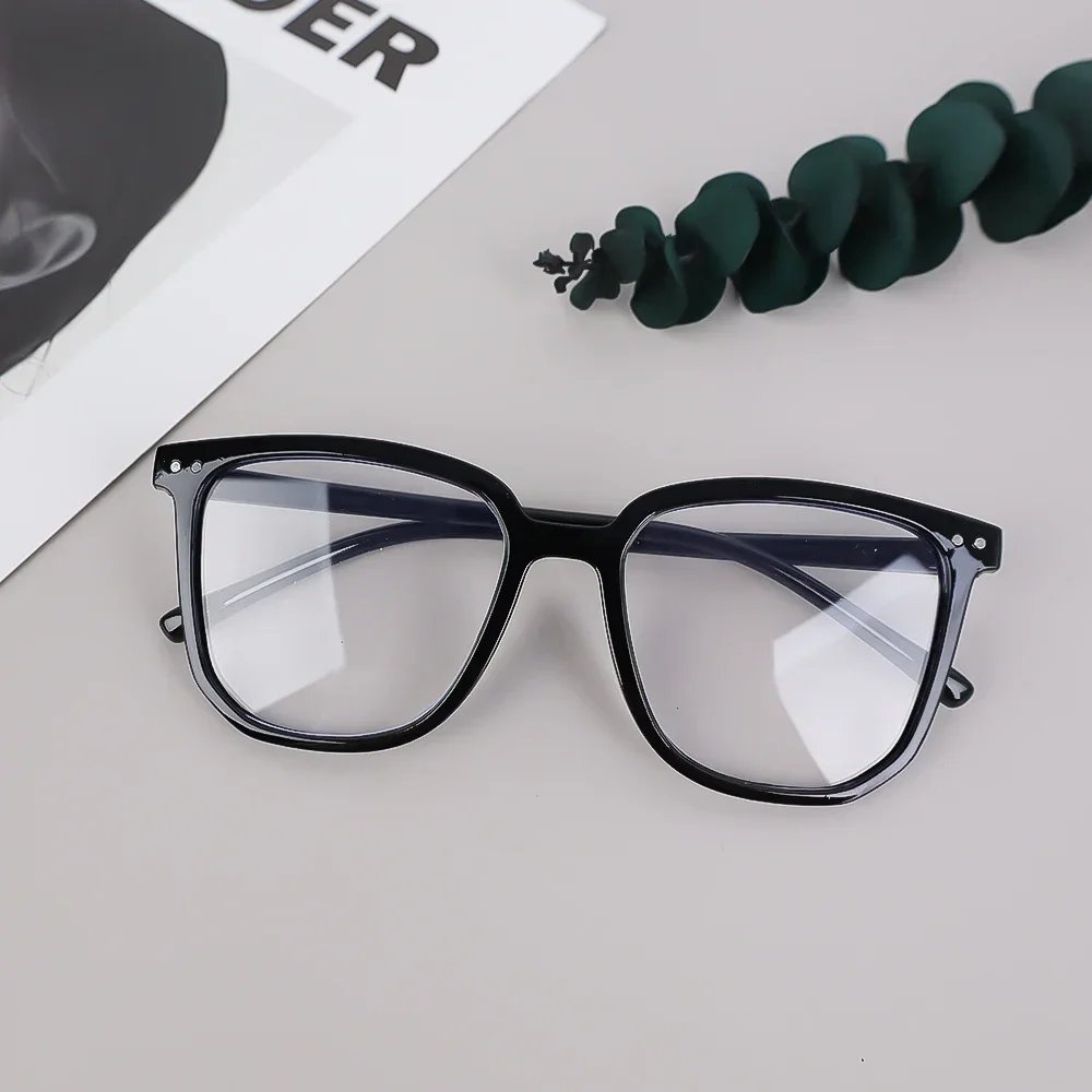 Fashion Anti Blue Light Glasses Men Computer Women Eyeglass Fashion Optical Plain Frame Spectacles Transparent Blocking Glasses