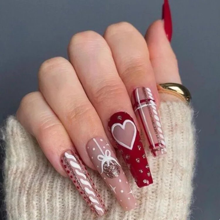 Christmas Press on False Nails Snow Print Fashion Tip Fake Nail 24 Pcs/Set Women Stick on Nail Art Acrylic Red & White Nails