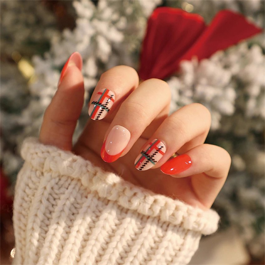 24Ps/Set Christmas Series Wearing False Nails Christmas Tree Hat Bell Design Almond Fake Nails Art Full Cover Stick on Nails tip