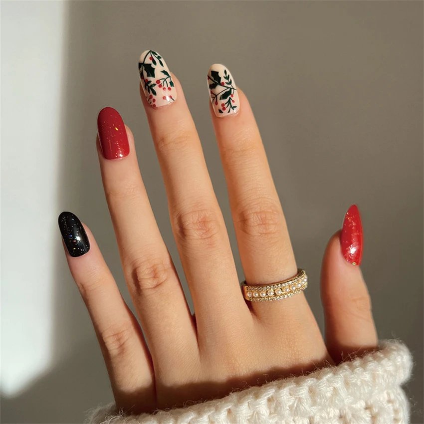 24Ps/Set Christmas Series Wearing False Nails Christmas Tree Hat Bell Design Almond Fake Nails Art Full Cover Stick on Nails tip