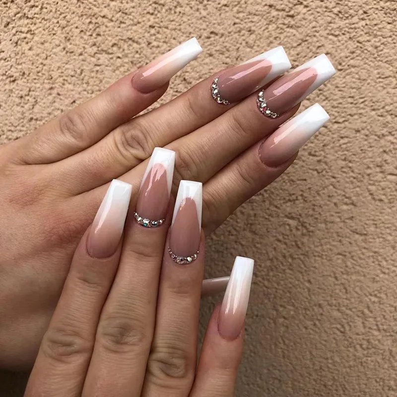 24Pcs Red Heart Nails Fake Wearable Long Almond False Nails Art Acrylic Press on Nails Full Coverage Removable French Fake Nail
