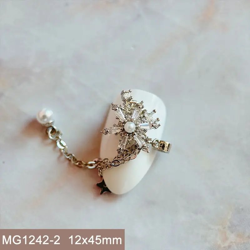 10pcs Xmas Christmas Tree Rotating Snowflakes Zircon Nail Art Manicure Nails Accessories DIY Nail Decorations Supplies Charms 10pcs Xmas Christmas Tree Rotating Snowflakes Zircon Nail Art Manicure Nails Accessories DIY Nail Decorations Supplies Charms