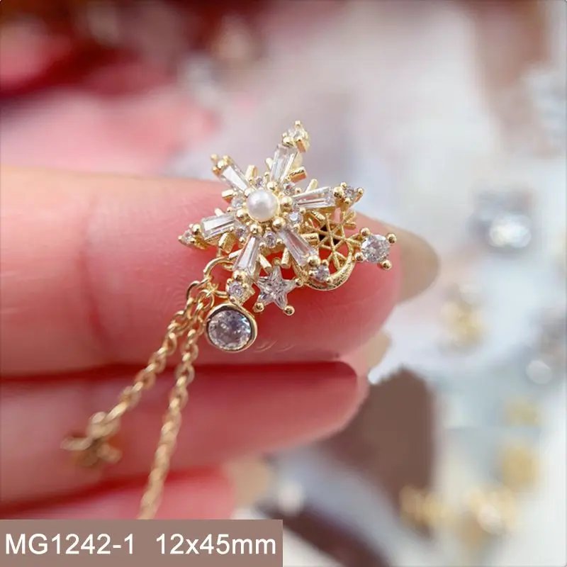 10pcs Xmas Christmas Tree Rotating Snowflakes Zircon Nail Art Manicure Nails Accessories DIY Nail Decorations Supplies Charms 10pcs Xmas Christmas Tree Rotating Snowflakes Zircon Nail Art Manicure Nails Accessories DIY Nail Decorations Supplies Charms